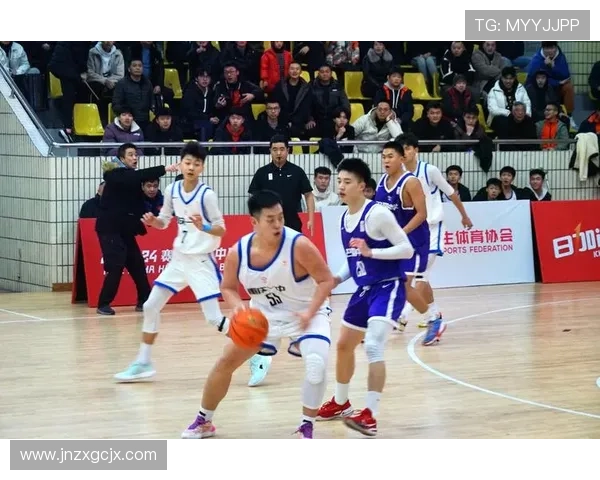 重庆篮球队在城市联赛中的耐力表现分析与赛场策略探讨