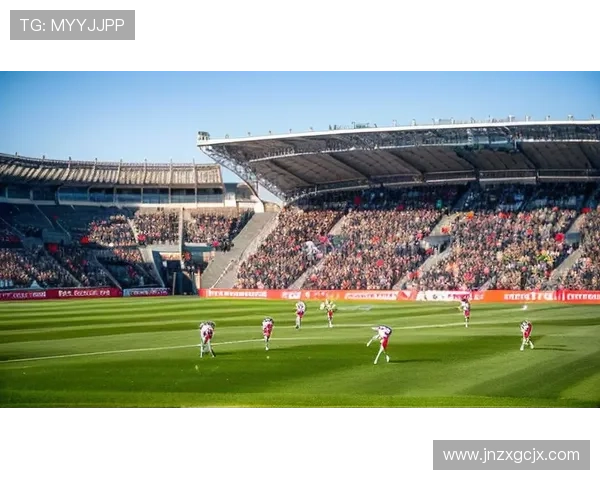 个头最矮的足球明星如何在绿茵场上创造辉煌成就与传奇故事