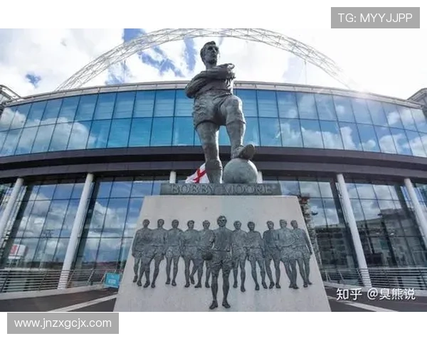 义乌足球明星雕像批发市场热销各类球星雕像一站式采购服务